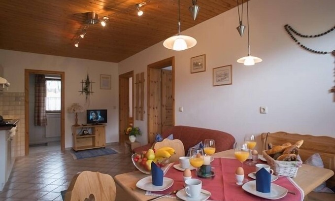 Anger Apartment | Ferienwohnung Nr. 3, 55 qm, 2 Schlafzimmer, Wohnzimmer mit Küchenzeile, 1 Zustellbett, Balkon, 4 Sterne, max. 5 Personen
