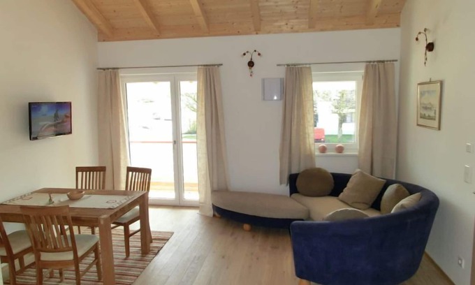 Bad Endorf Apartment | Ferienwohnung Nr. 4, 65 qm Obergeschoss, 2 separate Schlafzimmer