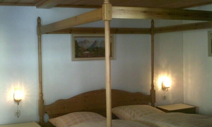 Ruhpolding Apartment | Ferienwohnung -Unternberg- (27qm), Terrasse, Behindertengerecht, Kochnische, 1 Wohn-/Schlafzimmer, WLAN, max 3 Personen
