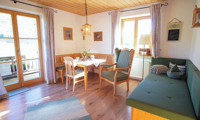 Breitmoos Apartment | Ferienwohnung Veilchen für 2 Personen, 1 Separates Schlafzimmer, Balkon, 45m²