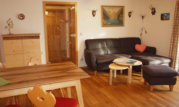 Bischofswiesen Apartment | Ferienwohnung "Watzmannkind 4" für 1-4 Personen, ca. 80 m², 2 Schlafzimmer, Wohnküche, 2 Bäder, 2 Balkone