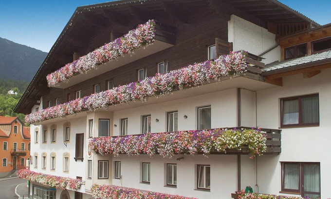 Imst Apartment | Genießen Sie die Freiheit der Ferienwohnung Gepaart mit dem Komfort vom 4-hotel