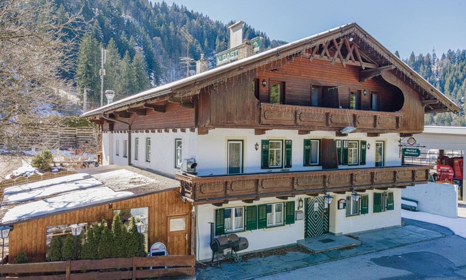 Itter House | Group home with beer garden near ski resort