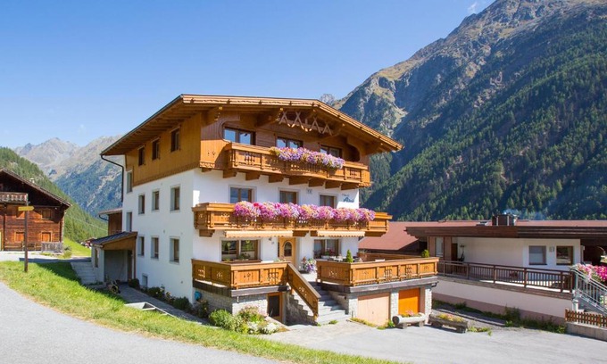 Soelden Bed & Breakfast | Haus Alois