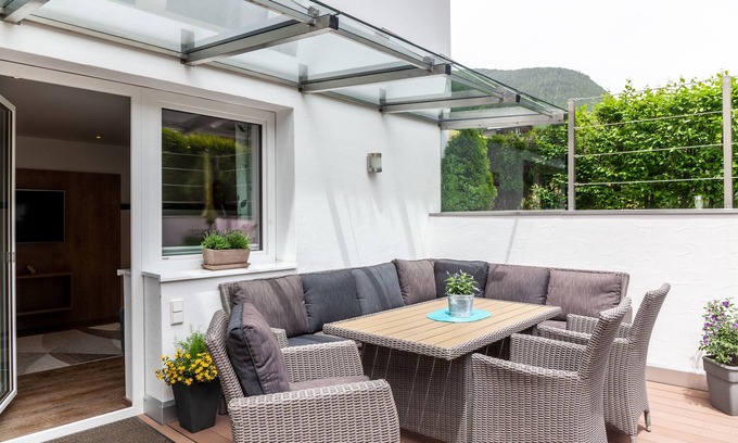 Madseit Apartment | "Haus Alpenheim Apartment 2" with Mountain View, Balcony & Wi-Fi