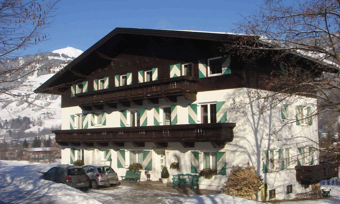 Brixen im Thale Apartment | Holiday apartment With balcony and parking