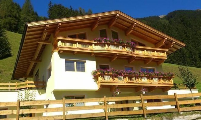 Brandberg Apartment | Holiday apartment Mayrhofen (Ort) for 1 - 6 persons with 2 bedrooms - Holiday apartment