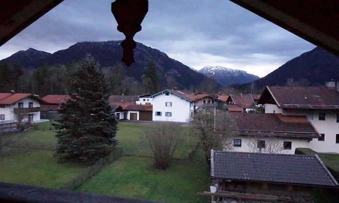 Ruhpolding Apartment | holiday flat -Zellerberg-(69 qm), balcony, kitchen, 3 bedroom, 1 livingroom, max. 5 persons