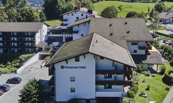 Garmisch-Partenkirchen Hotel | Hotel ∙ 2 guests