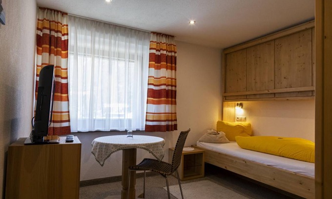 Wenns Hotel | Hotel ∙ 1 bedroom ∙ 1 guest