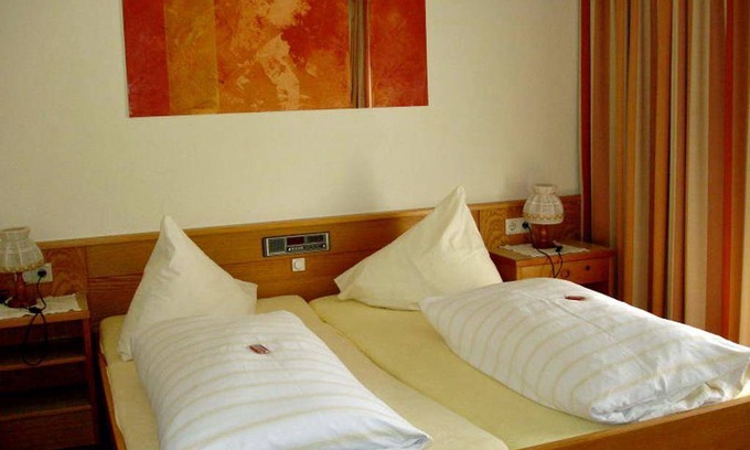Pettnau Hotel | Hotel ∙ 1 guest