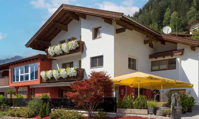 Bruck am Ziller Hotel | Hotel ∙ 4 guests