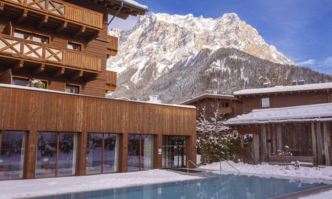 Ehrwald Ski Chalet | Inviting chalet with pool in Tyrol
