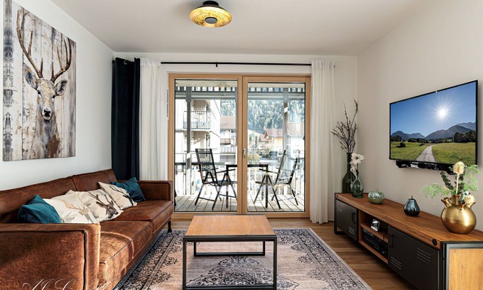 Mittenwald Apartment | Karwendeloase-Wonderful 3 room apartment with large balcony and great mountain views