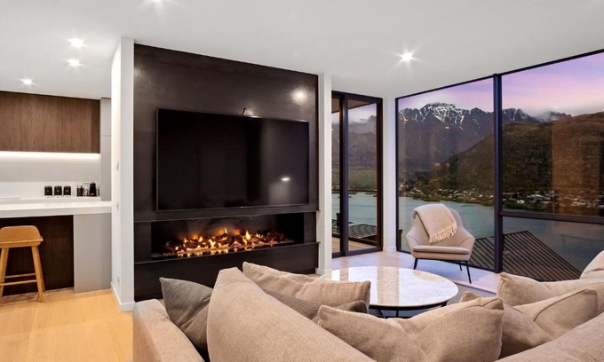 Queenstown House | Luxury Townhouse on Woods Lane