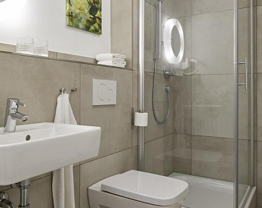 Innenstadt - Sankt Ulrich-Dom Hotel | NonStop Hotel Augsburg - Übernacht - HostelHotelHome -