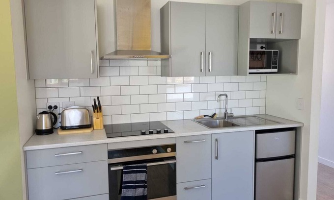 Mount Creighton Apartment | Peaceful Nature Reserve in sunny Bobscove