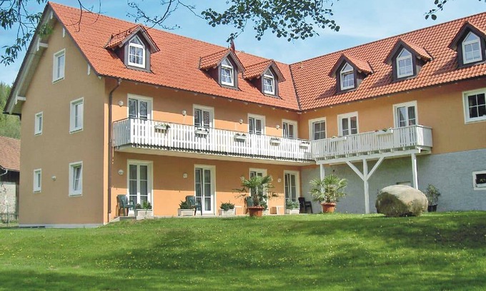 Donaustauf Resort | Private room ∙ 4 guests