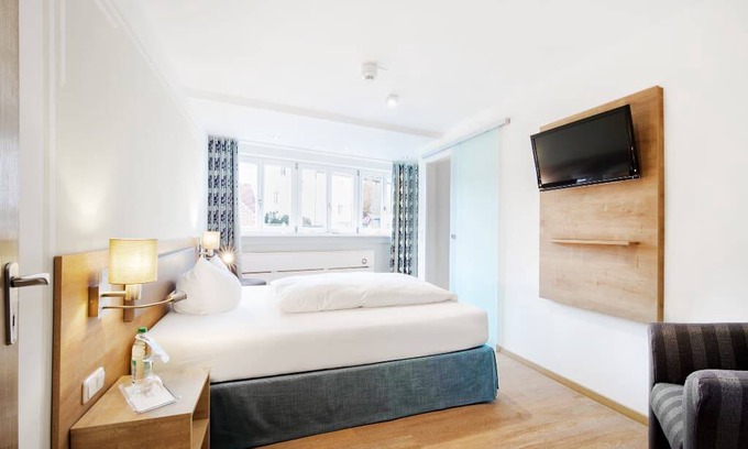 Sulzbach-Rosenberg Resort | Private room ∙ 1 guest