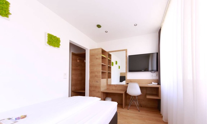 Zirndorf Resort | Private room ∙ 1 bedroom ∙ 1 guest