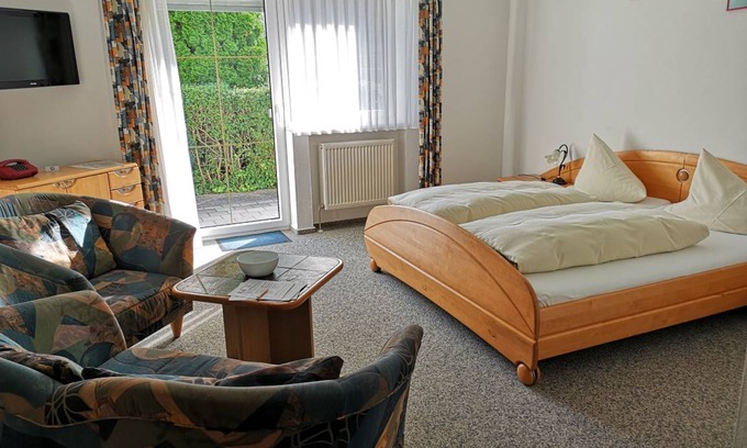 Bad Goegging Resort | Private room ∙ 3 guests