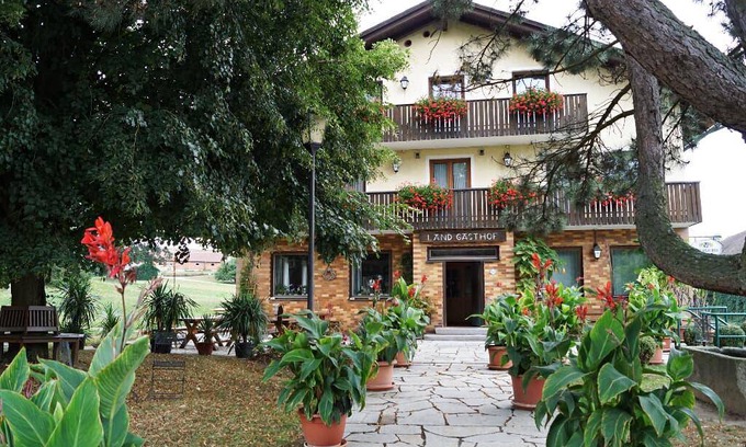 Roetz Resort | Private room ∙ 3 guests