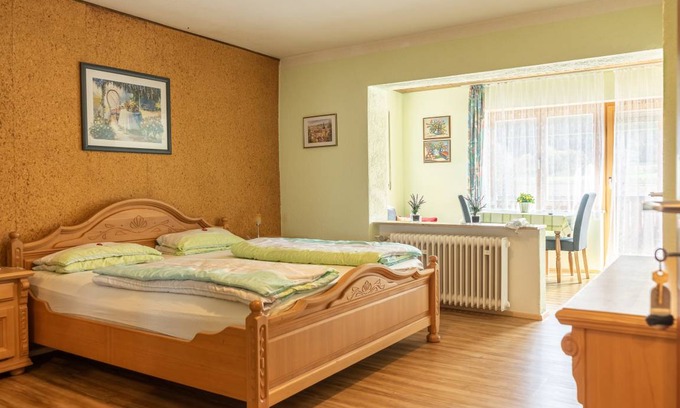 Etzelwang Resort | Private room ∙ 3 guests