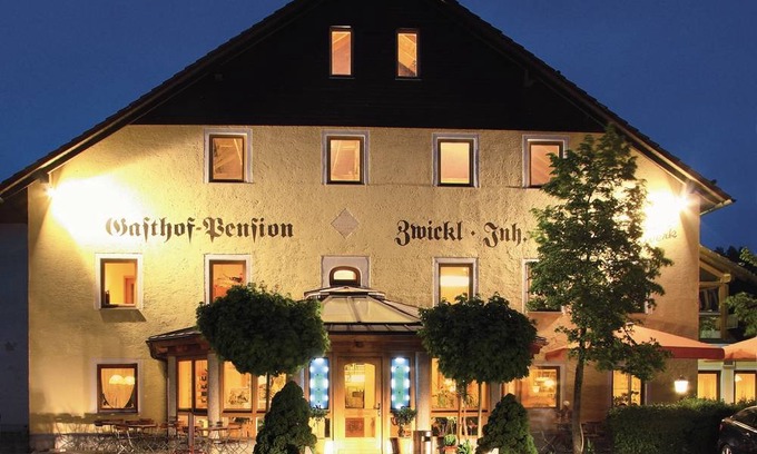 Deggendorf Resort | Private room ∙ 5 guests