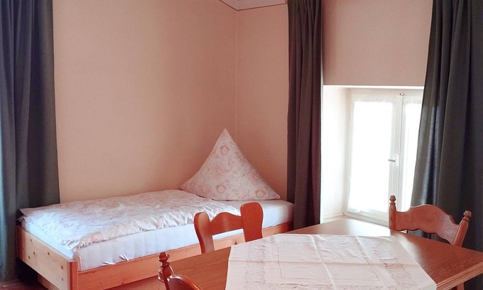Grabenstatt Other | Shared room ∙ 3 guests