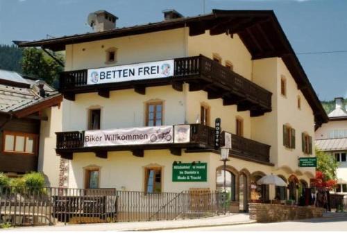 Kitzbuehel Hostel | SnowBunnys BackPackers Hostel