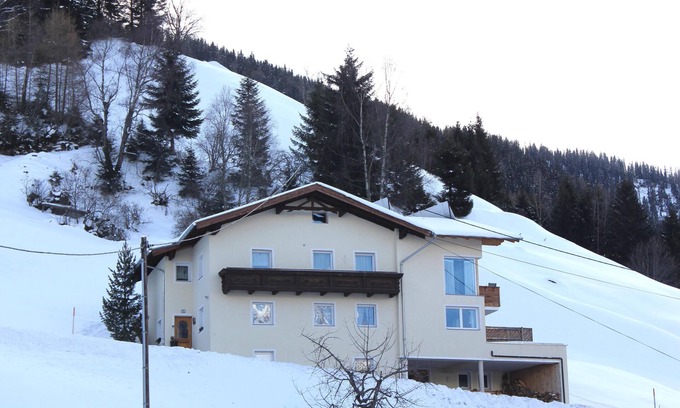 Tobadill Apartment | Spacious apartment on the edge of the forest