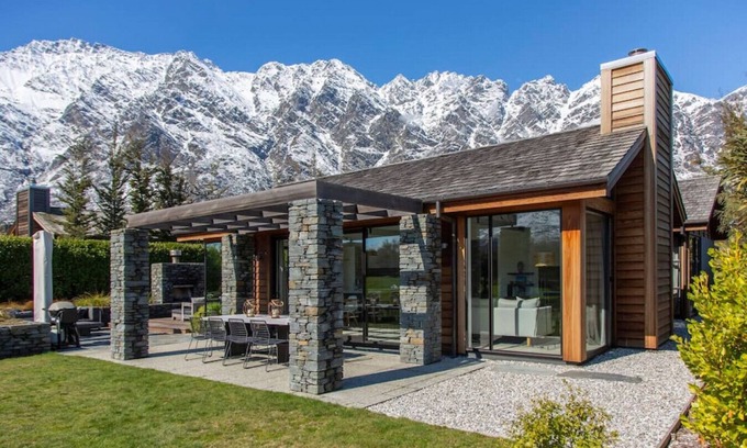 Kawarau Falls Villa | Sun Peaks Villa | Outdoor fireplace & hot tub | 2 mins to Jack`s Point golf