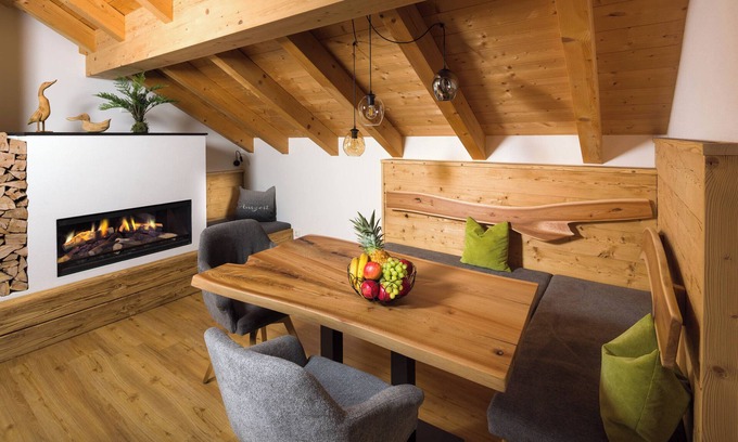 Oberschonau Apartment | Vacation apartment Bergulme, 1 - 4 persons, 89 sqm, 2 separate bedrooms, kitchen, living room, balcony
