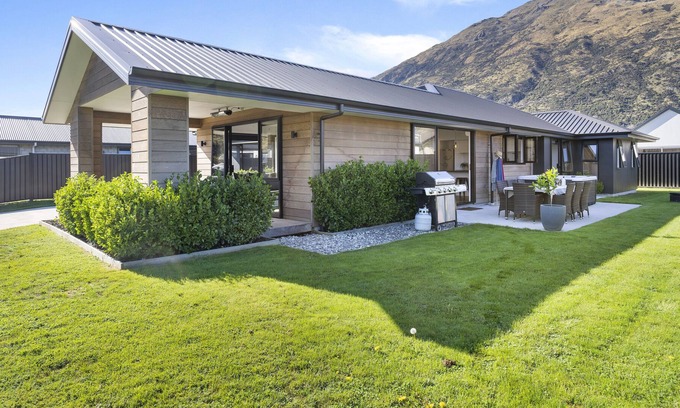 Lower Shotover House | Wanderlust - Queenstown Holiday Home
