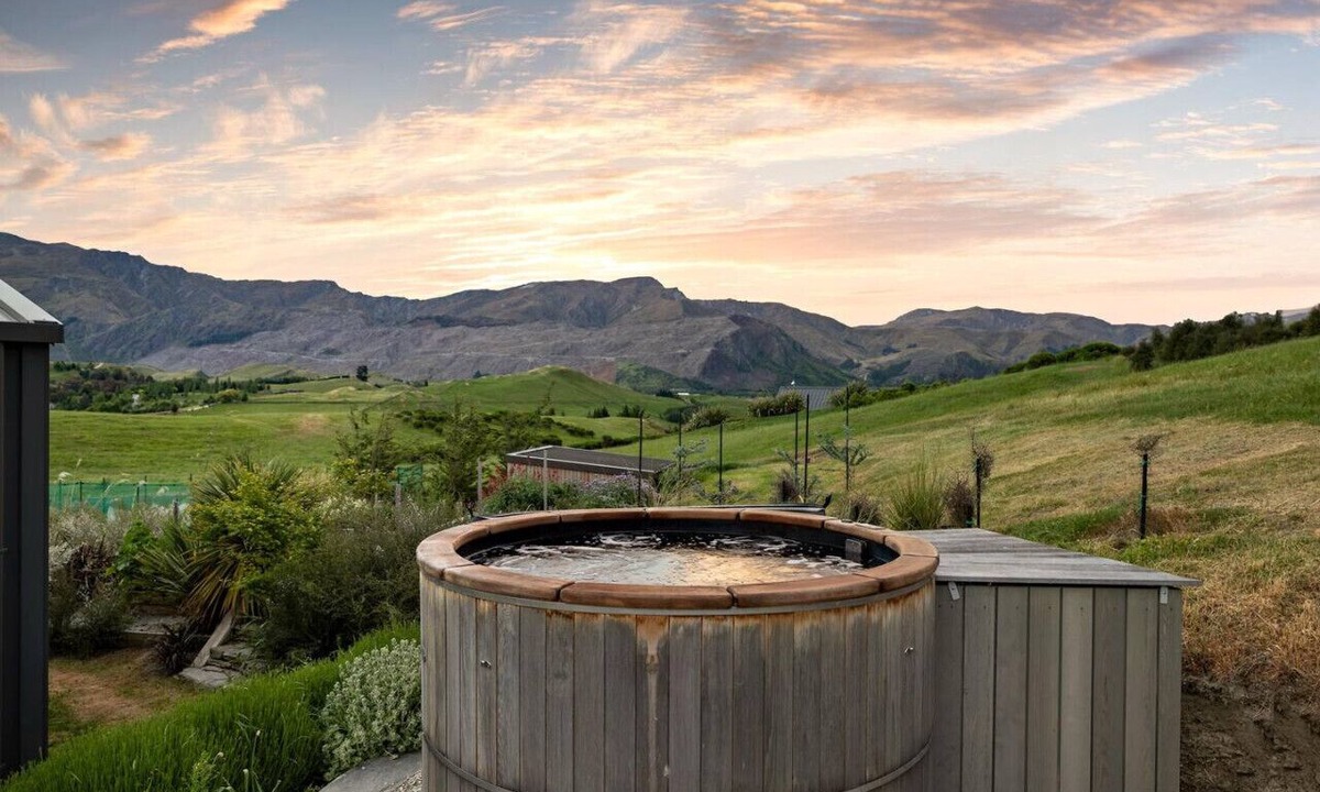 Lake Hayes House | Little on Threepwood