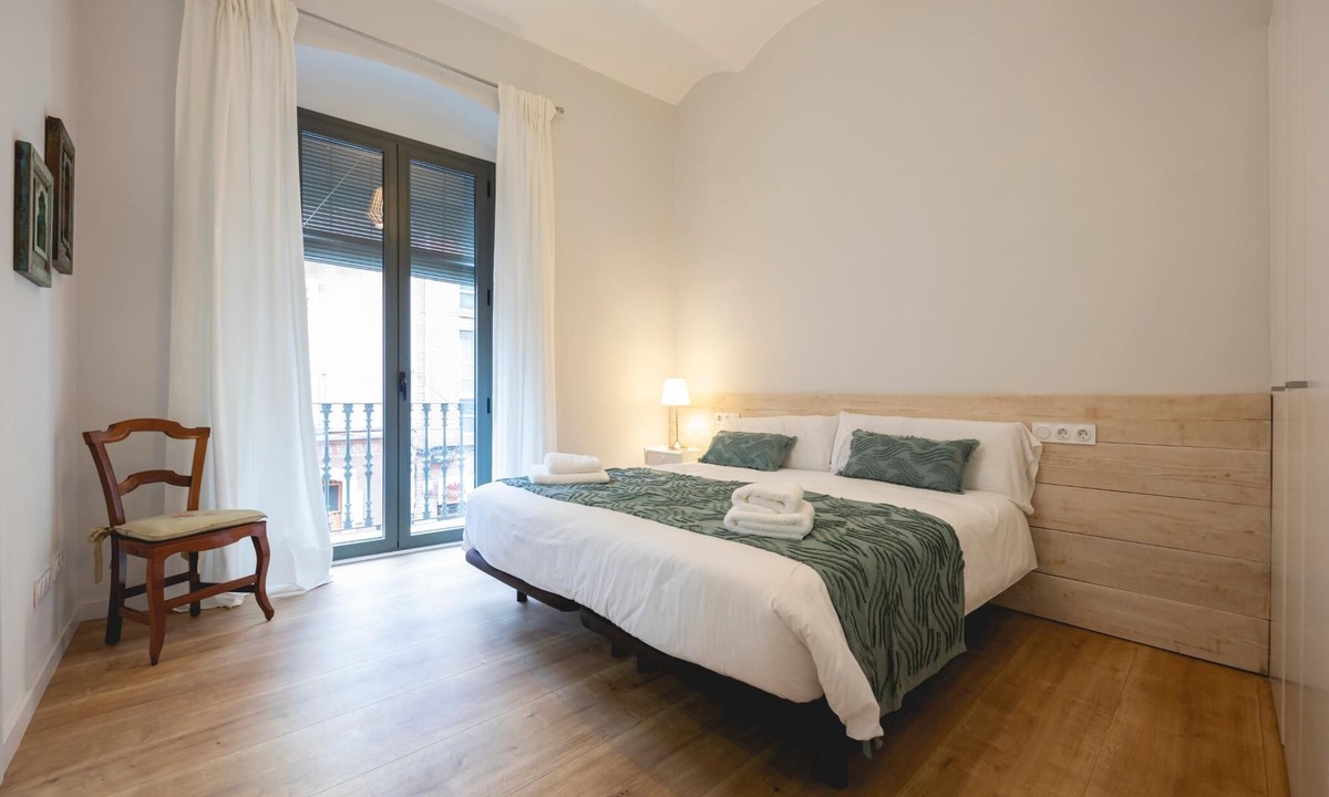 Eixample Apartment | Bravissimo Pont Areny, modern 3-bedroom apartment next to the historic center
