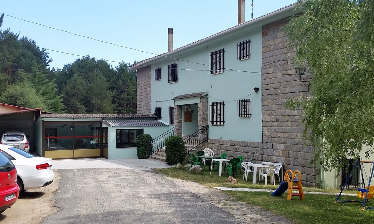 Navarredonda de Gredos Apartment | Ländliche Finca "La Vista de Gredos I" by Interhome