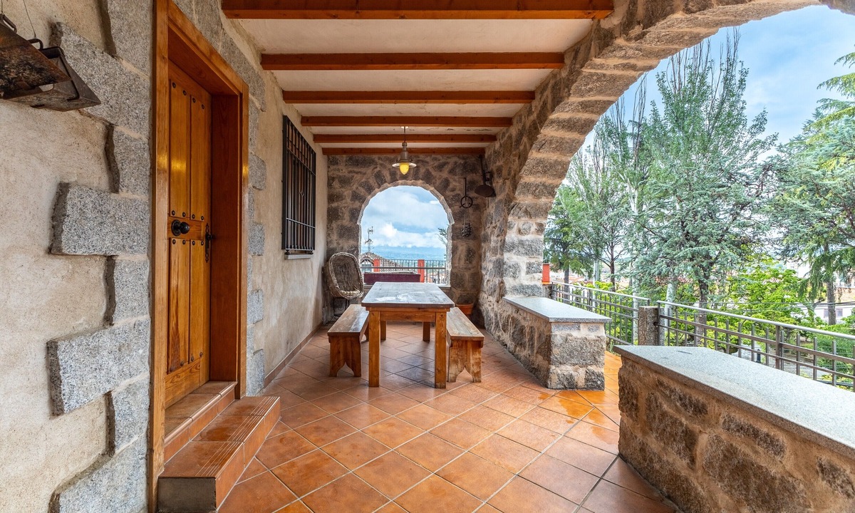 El Tiemblo House | 'El Mirador De La Reina' with Mountain Views, Private Terrace and Air Conditioning