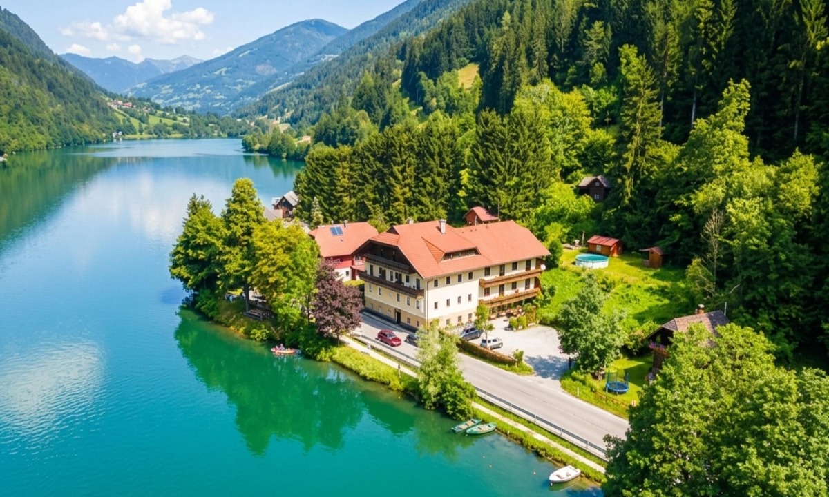 Feld am See Apartment | Lake view holiday apartment with private beach