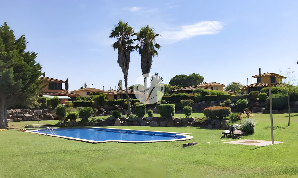 Navata Villa | Villa 'Isabelle' with Shared Pool, Private Terrace and Wi-Fi
