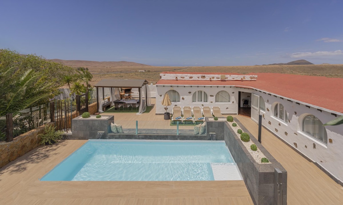 Puerto del Rosario House | CHL Villa Abraham Groups, Private Pool
