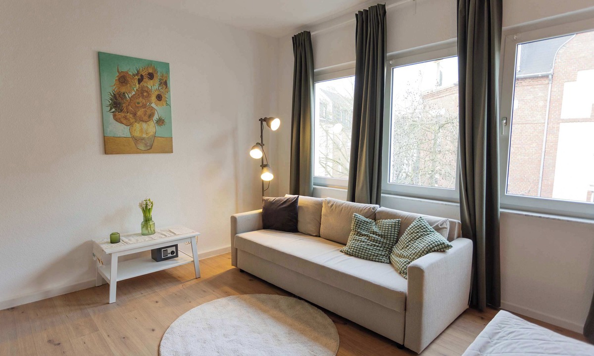 Laar Apartment | Big apartment with Parking, 30 min to Düsseldorf