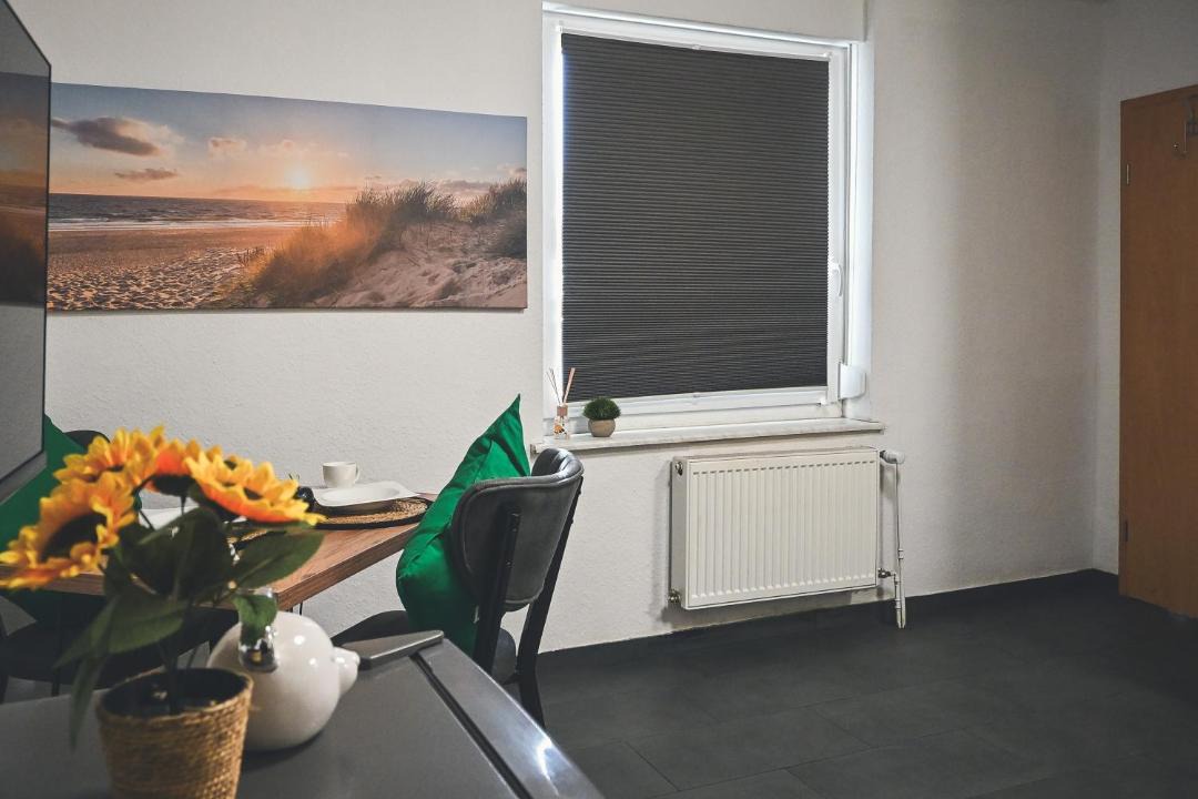 Hochlarmark Apartment | Livemore24 - Apartment 4 in Recklinghausen Hoch WLAN - Smart-TV - 24-7 Check-in und Küche