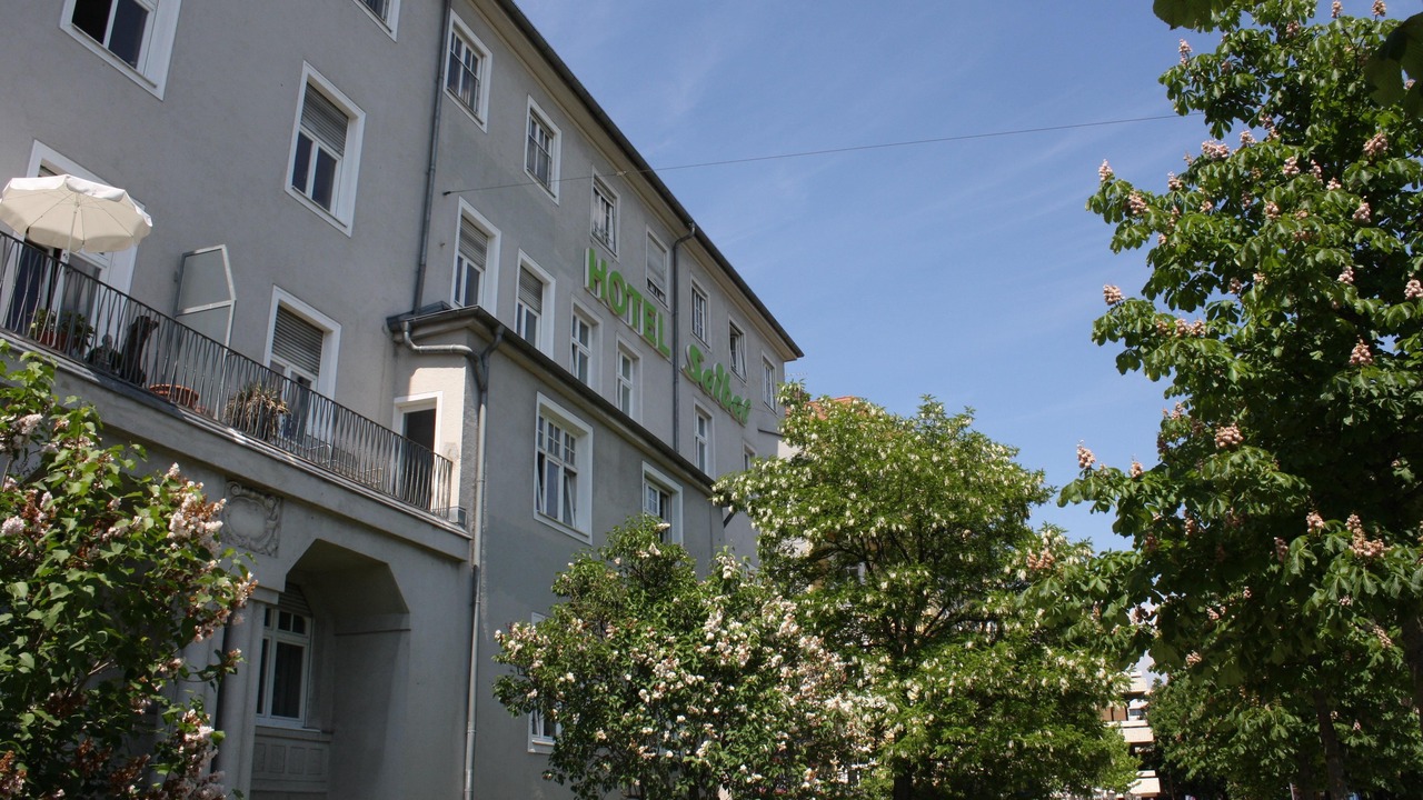 Photo of Buildings in Schwanthalerhohe