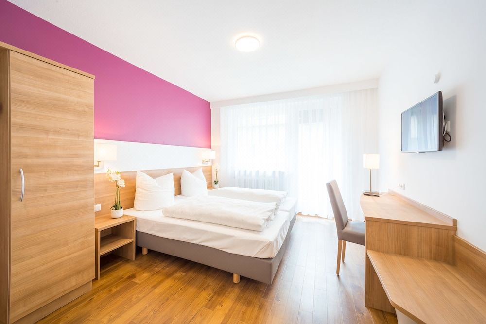 Photo of Bedroom in Ludwigsvorstadt-Kliniken