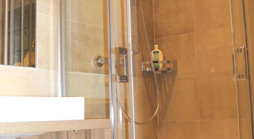 Photo of Bathroom in Mosern