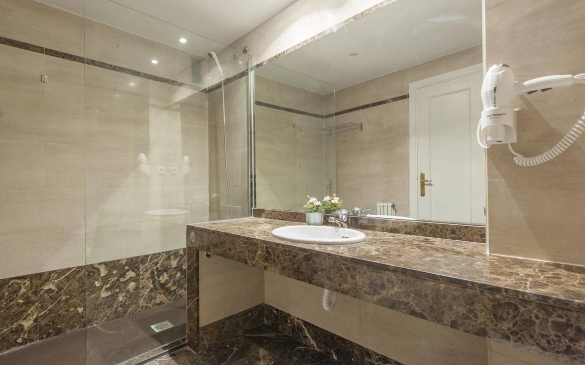 Photo of Bathroom in Malasana