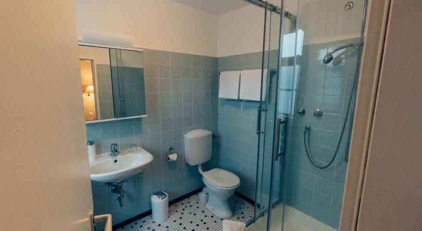 Photo of Bathroom in Egloffstein