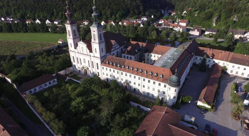 Photo of Buildings in Pielenhofen