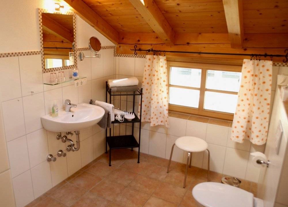 Photo of Bathroom in Peissenberg